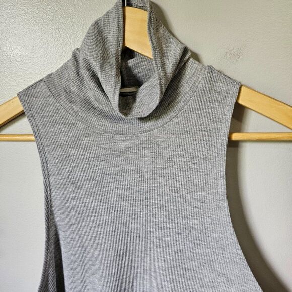 WORN ONCE INTIMATELY FREE PEOPLE LIGHT GREY HI NECK HALTER SWING TANK TOP SZ SM - Picture 7 of 12
